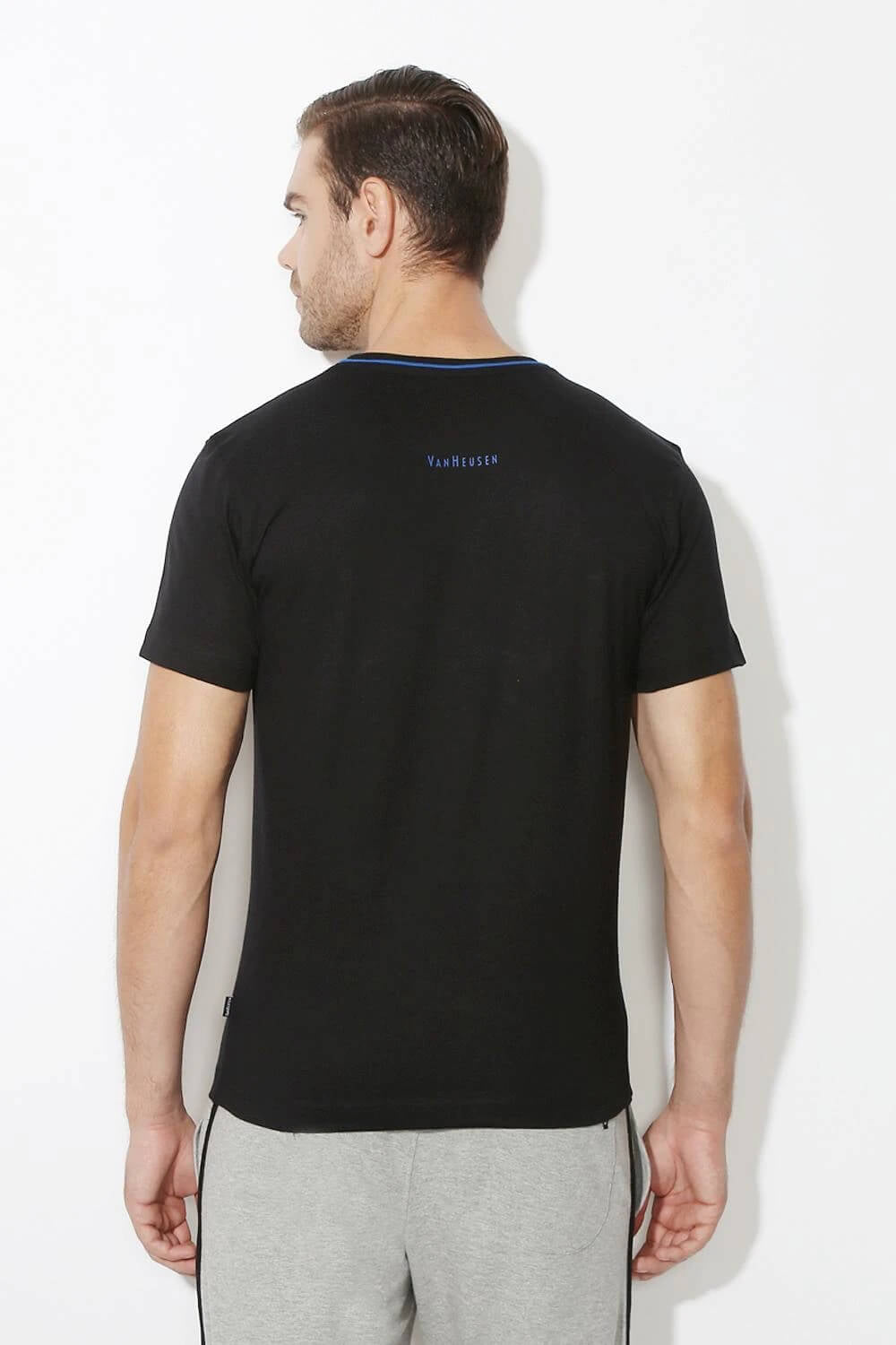 Van Heusen Black Tshirt for Men #60021